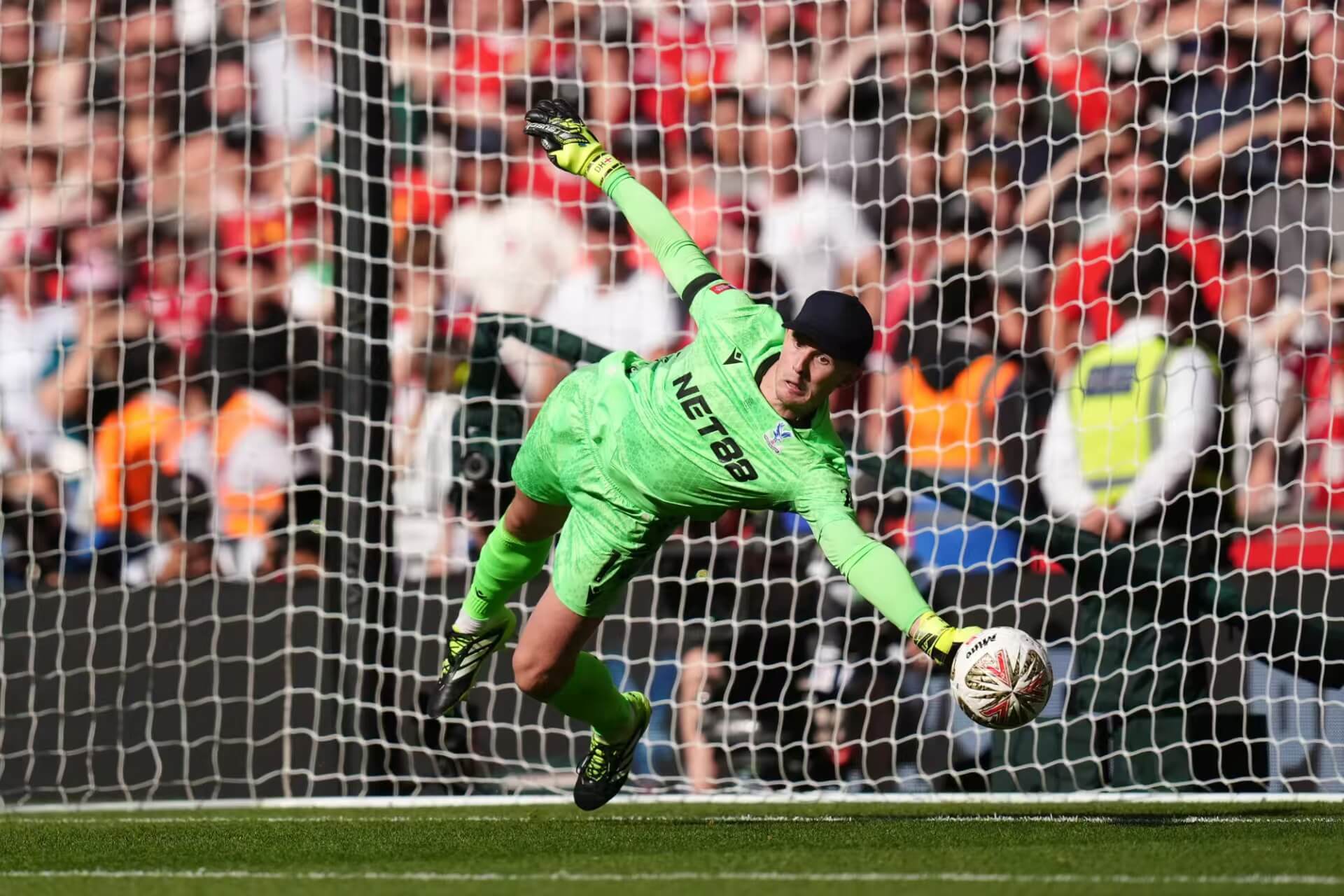 El Crystal Palace derrotó al Manchester City y al Liverpool para alzarse con el doblete.